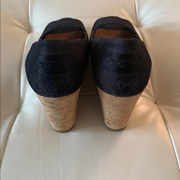 TOMS - Picture 3 of 4